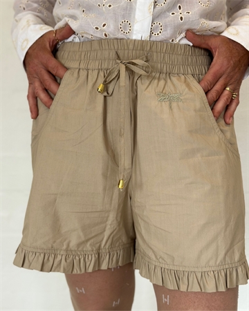 GASPAR Express Honolulu Frill Shorts Sand 2401915 Shorts 〖 PRE-ORDRE〗KOMMER I MAJ